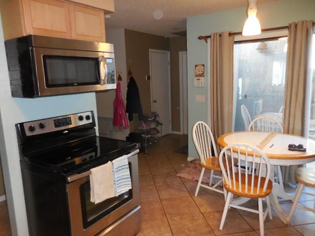 2020 Colonial Road, Unit 5 Fort Pierce, FL 34950 - Photo 3 of 12 Gallery Image 3