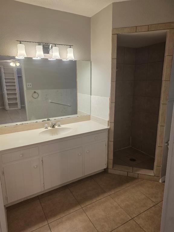 Undisclosed Address Hurst, TX 76054 - Photo 20 of 29 2ND BATH NEXT TO 3RD BEDROOM