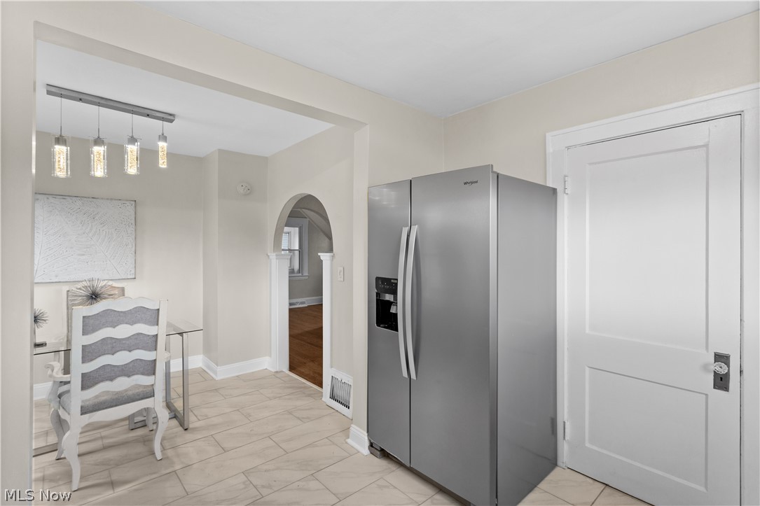 1411 Lander Road Cleveland, OH 44124 - Photo 16 of 30