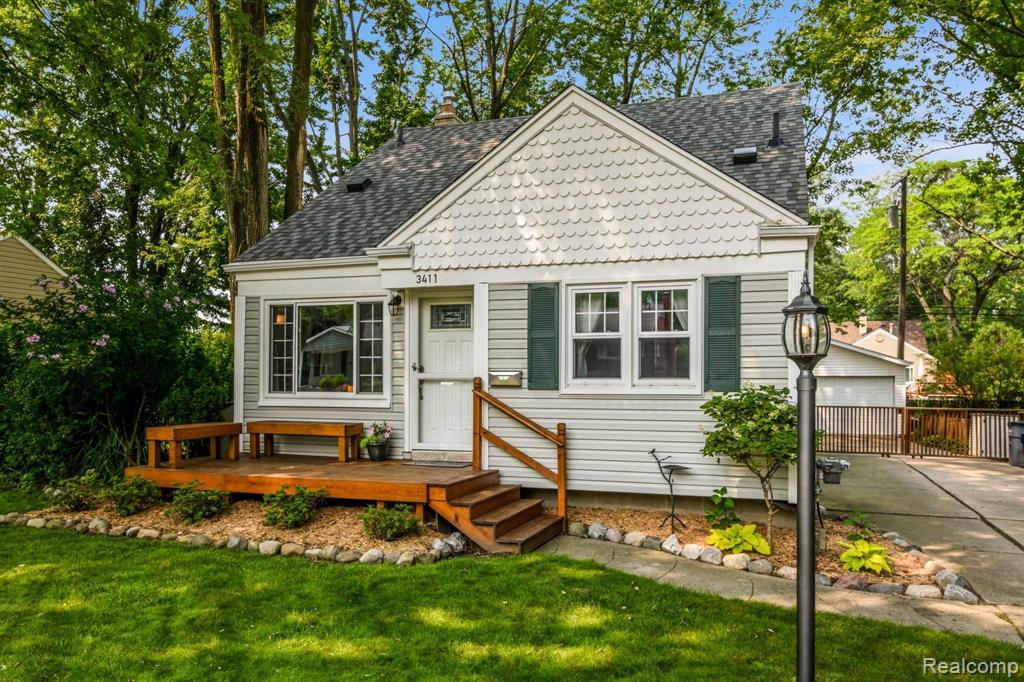 3411 Durham Road Royal Oak, MI 48073 - Photo 2 of 31