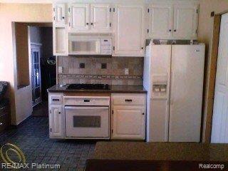6136 Brophy Road Howell, MI 48855 - Photo 2 of 25 kitchen