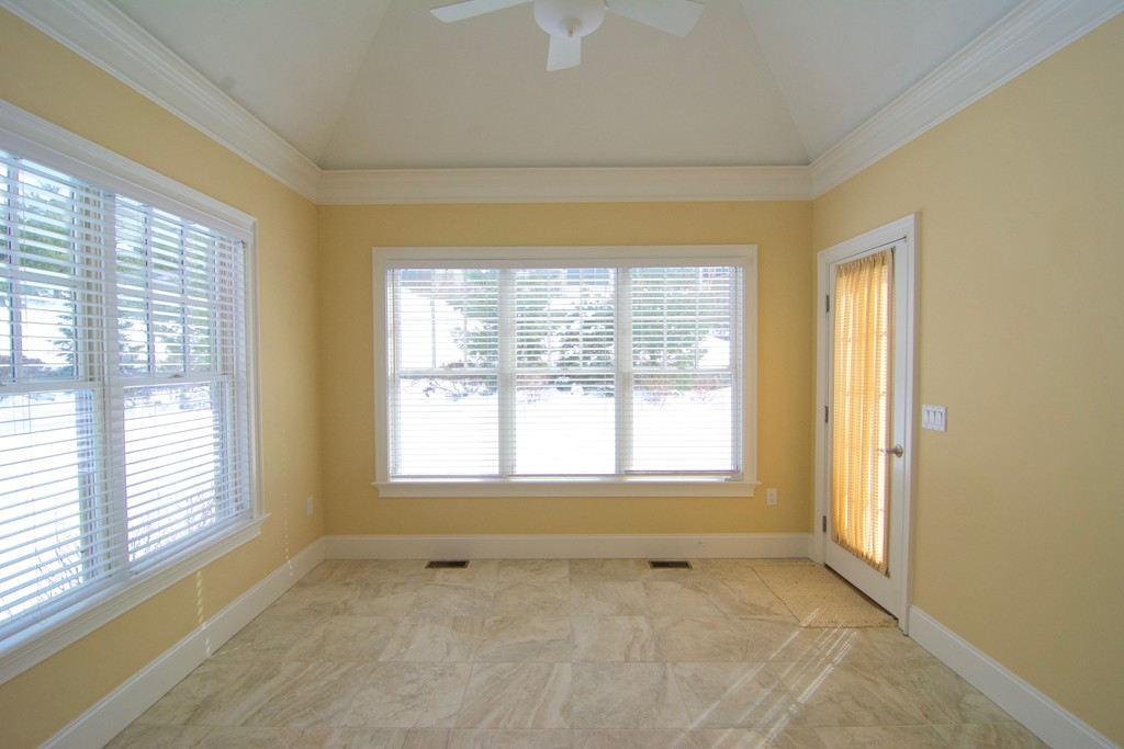 30 Nobscot Road, Unit 24 Sudbury, MA 01776 - Photo 8 of 24 a view of an empty room with a window