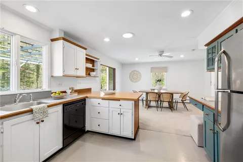 $1,125,000 | 60 Quicksand Pond Road, Little Compton, RI 02837