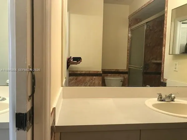 $3,200 | 19712 Northwest 82nd Place, Hialeah, FL 33015
