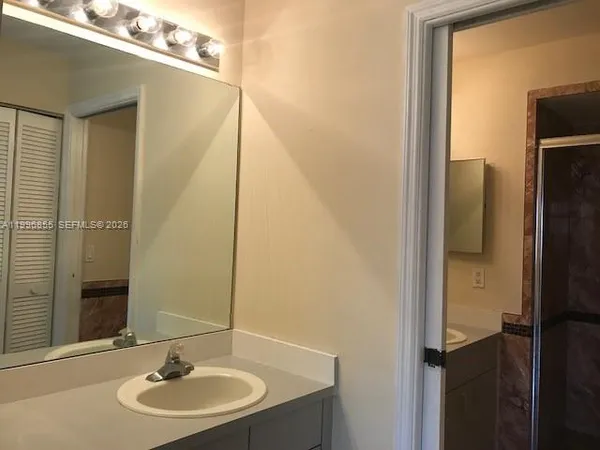 $3,200 | 19712 Northwest 82nd Place, Hialeah, FL 33015