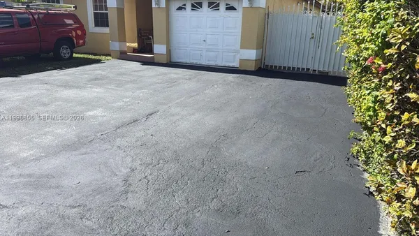 $3,200 | 19712 Northwest 82nd Place, Hialeah, FL 33015