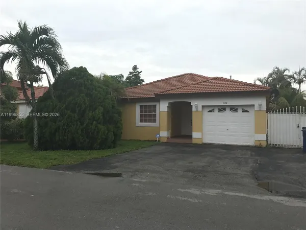$3,200 | 19712 Northwest 82nd Place, Hialeah, FL 33015