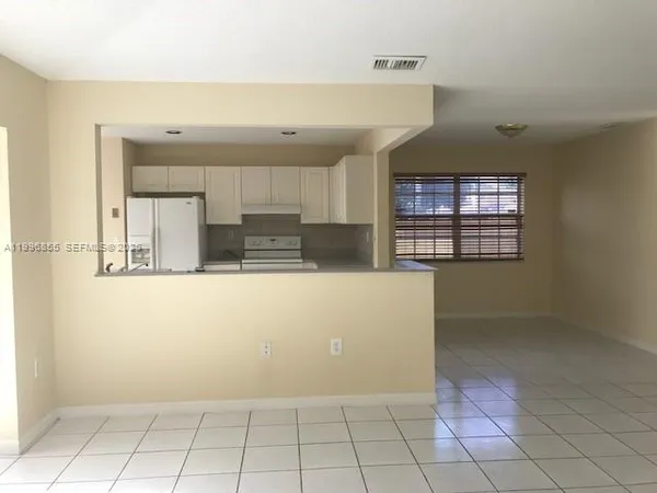 $3,200 | 19712 Northwest 82nd Place, Hialeah, FL 33015