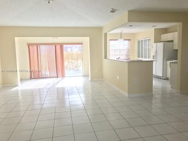 $3,200 | 19712 Northwest 82nd Place, Hialeah, FL 33015