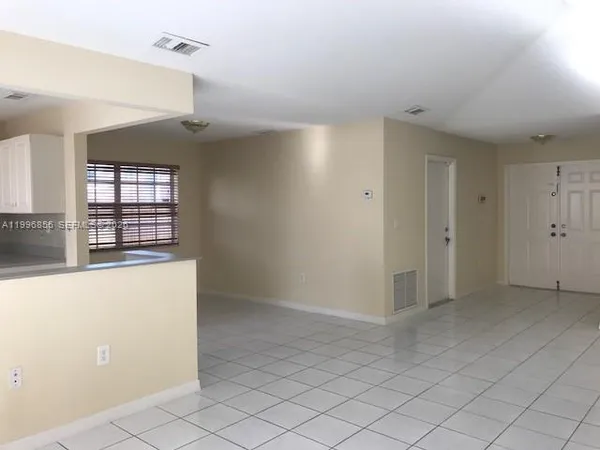 $3,200 | 19712 Northwest 82nd Place, Hialeah, FL 33015