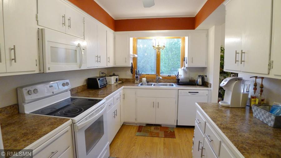 10338 Berkshire Road Bloomington, MN 55437 - Photo 2 of 25 Gallery Image 2