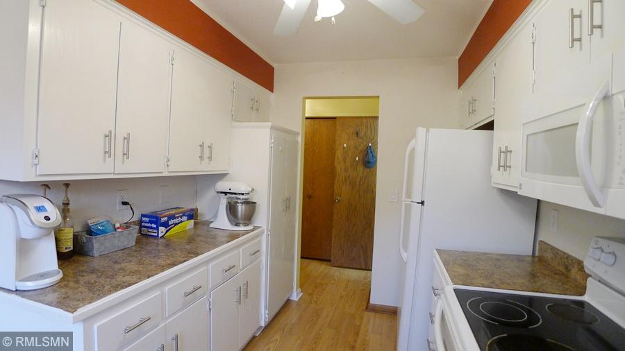 10338 Berkshire Road Bloomington, MN 55437 - Photo 5 of 25 Gallery Image 5