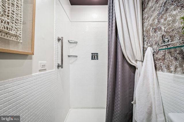 $225,000 | 4000 North Charles Street, Unit 401, Baltimore, MD 21218