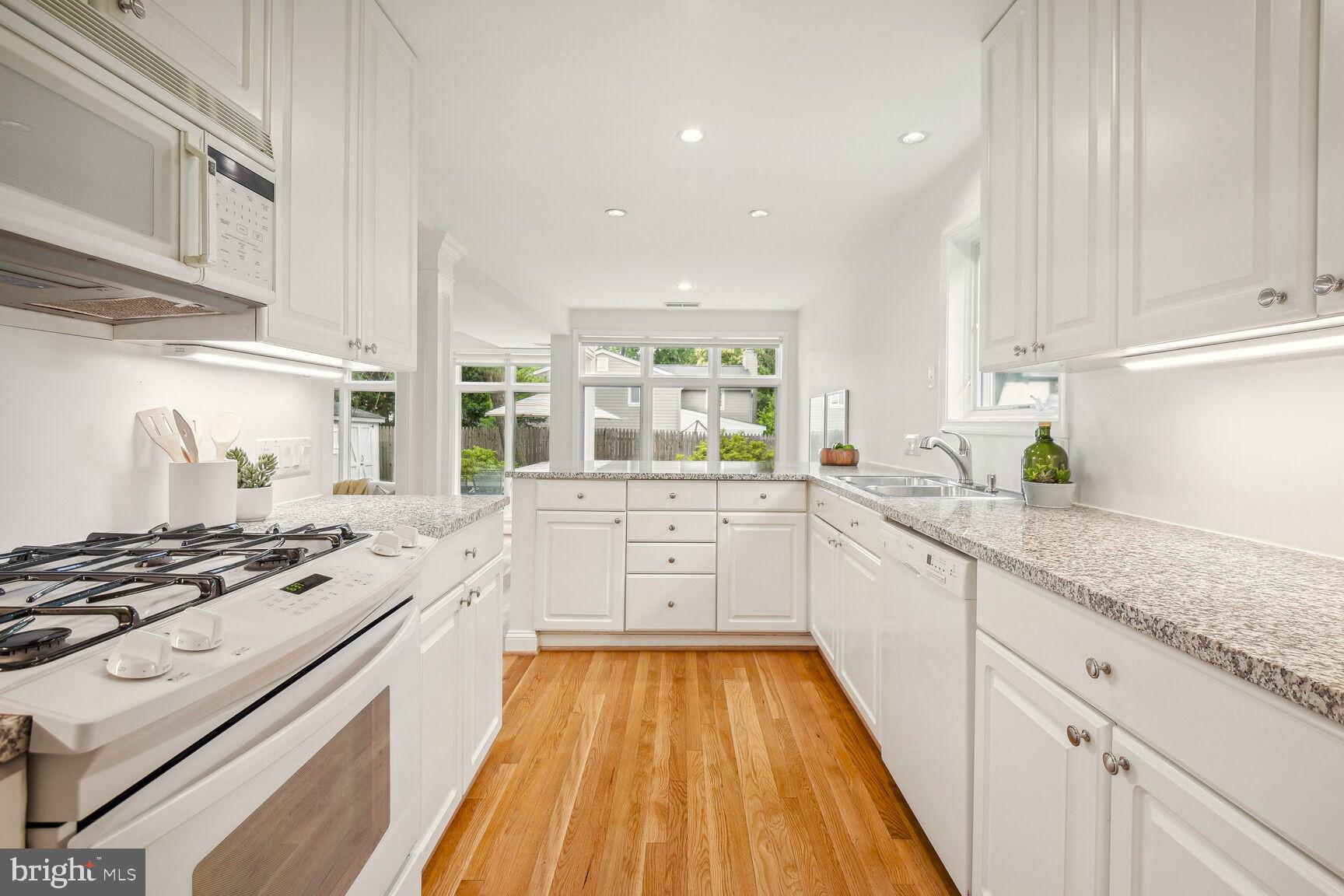 4918 Redford Road Bethesda, MD 20816 - Photo 14 of 32