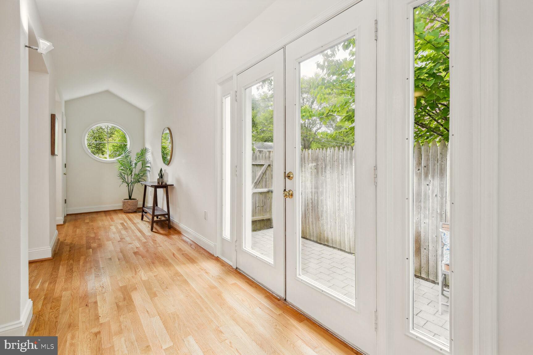 4918 Redford Road Bethesda, MD 20816 - Photo 2 of 32