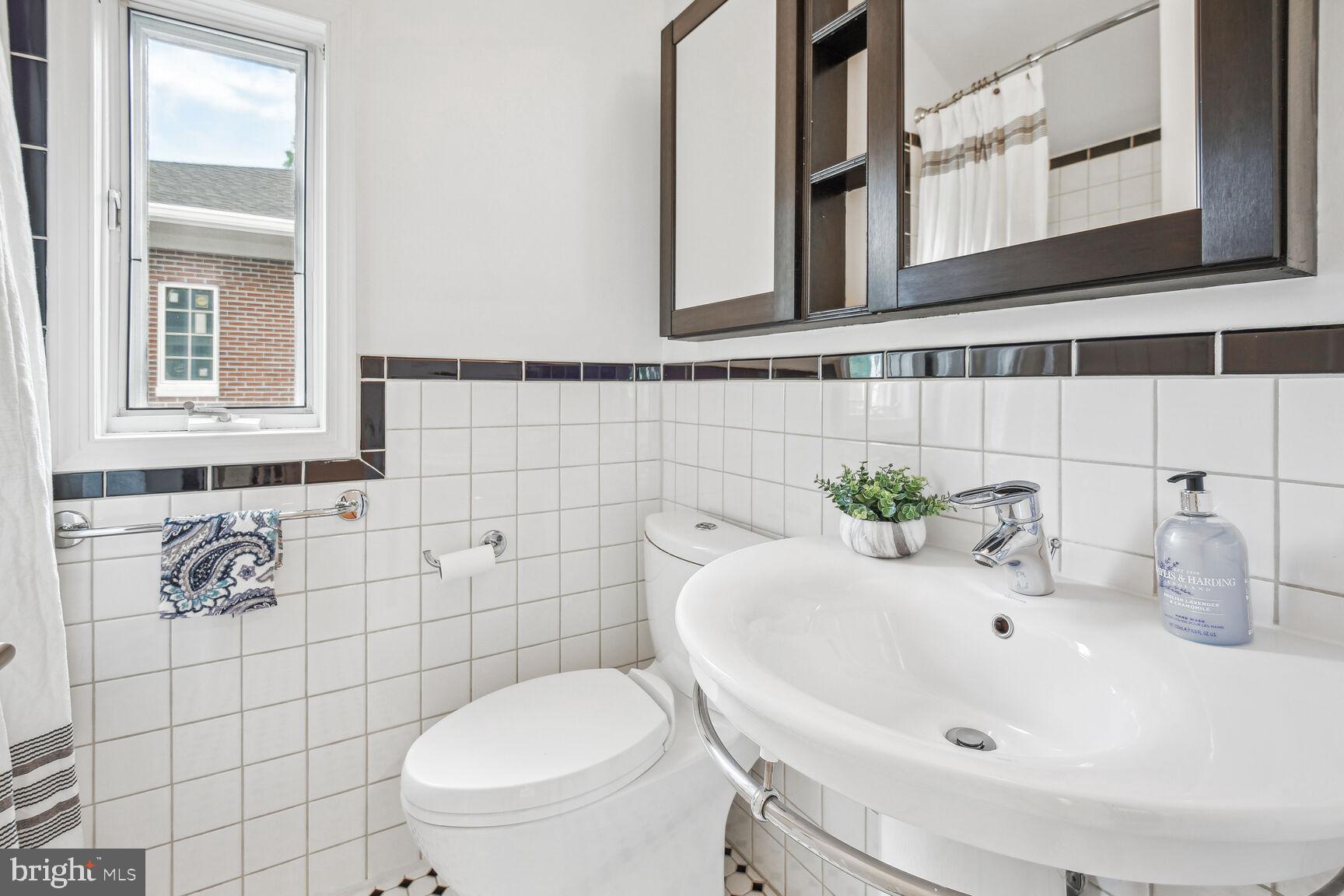 4918 Redford Road Bethesda, MD 20816 - Photo 23 of 32