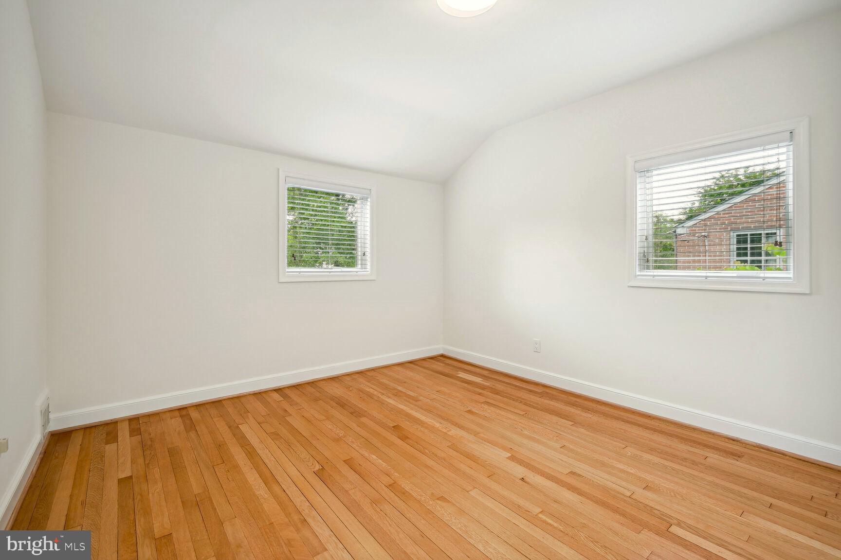 4918 Redford Road Bethesda, MD 20816 - Photo 24 of 32