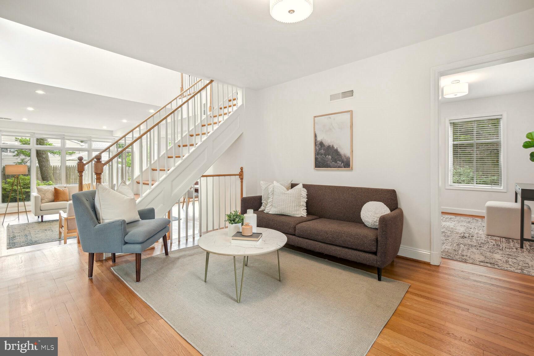 4918 Redford Road Bethesda, MD 20816 - Photo 3 of 32