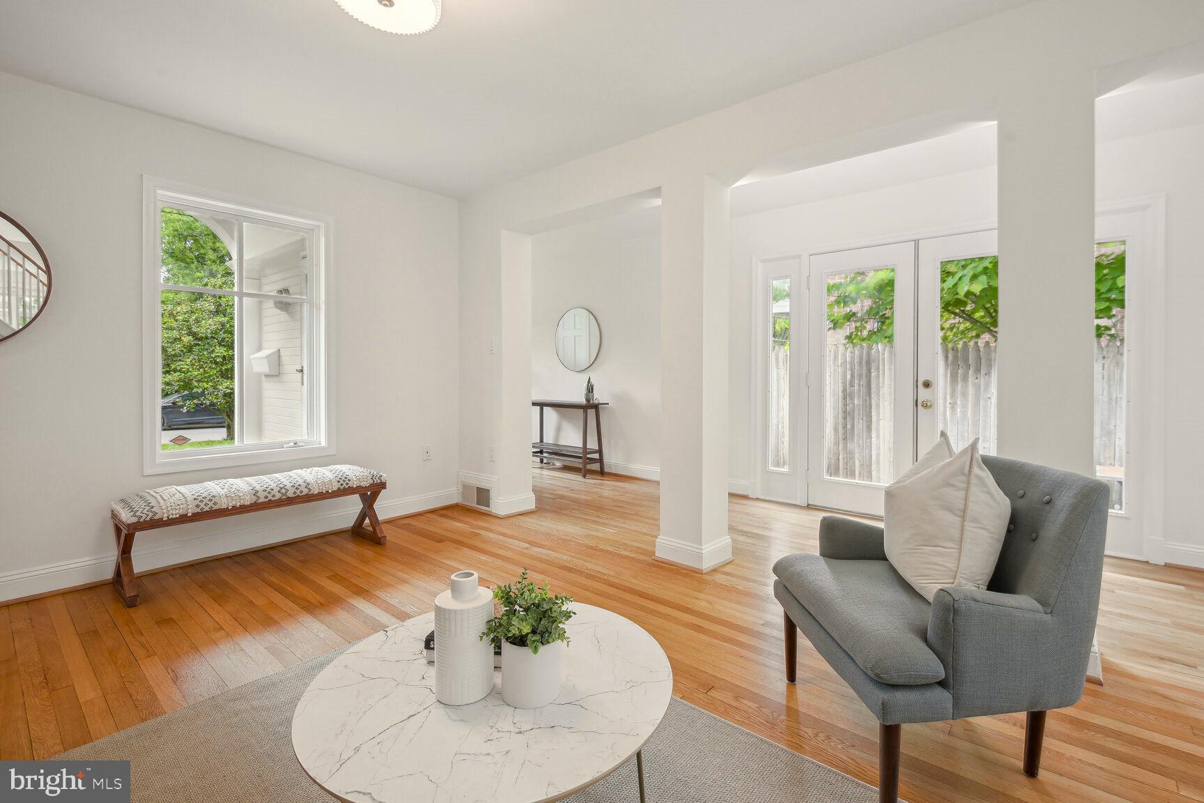 4918 Redford Road Bethesda, MD 20816 - Photo 4 of 32