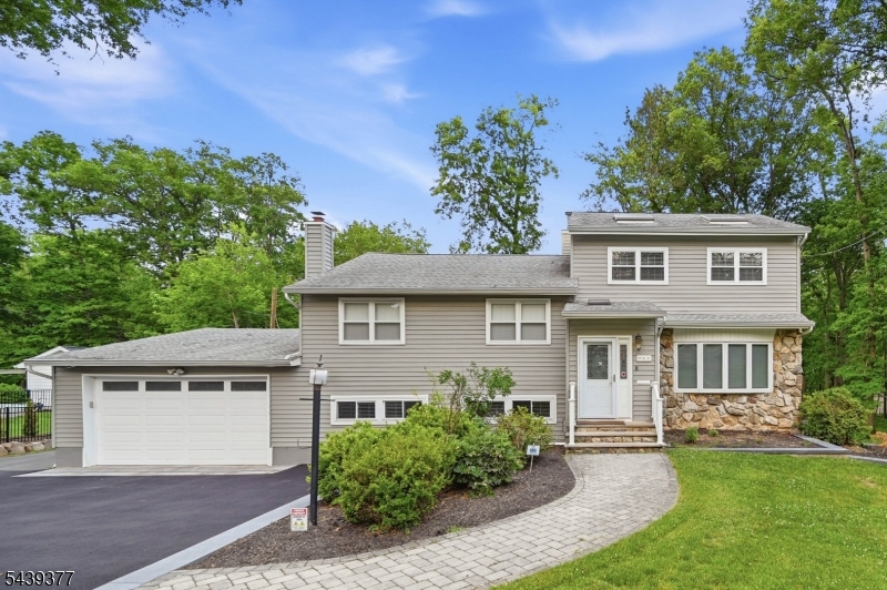 47 Crossbrook Road Livingston, NJ 07039 - Photo 1 of 35