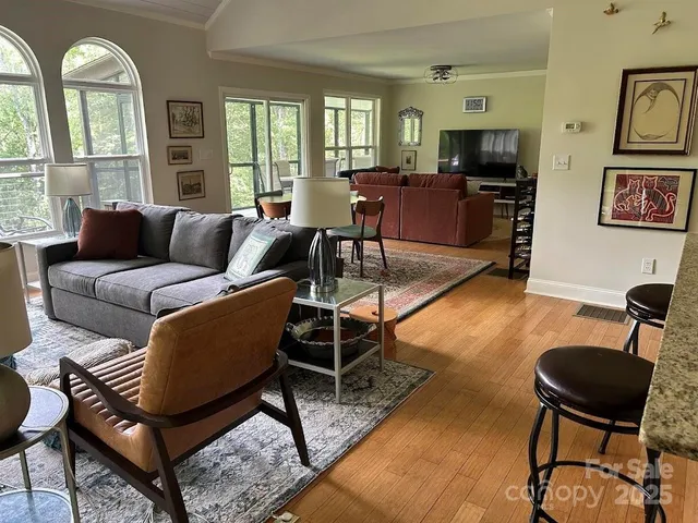 $525,000 | 209 Falcon Crest Way, Pickens, SC 29671