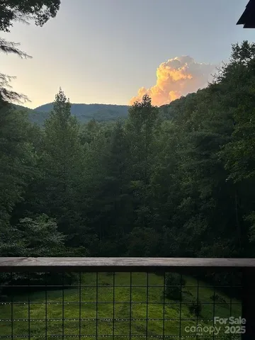 $525,000 | 209 Falcon Crest Way, Pickens, SC 29671