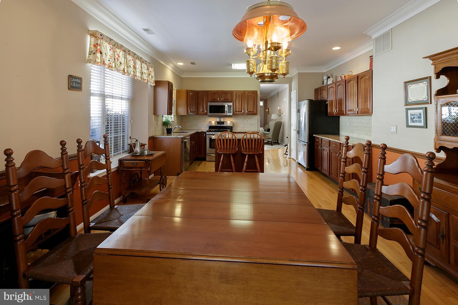 32 Mayfair Road Southampton, NJ 08088 - Photo 10 of 25 Large table area in the kitchen