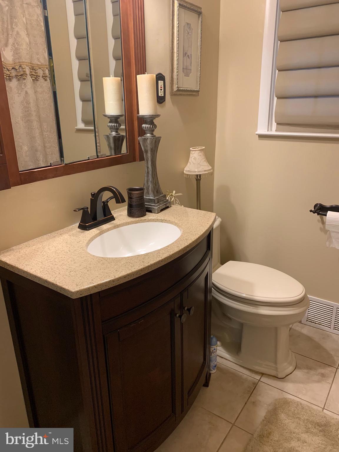 9 Saranac Road Hamilton, NJ 08619 - Photo 8 of 18 Full bathroom