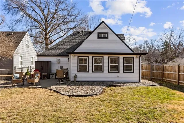 $329,000 | 7846 Summit Street, Kansas City, MO 64114