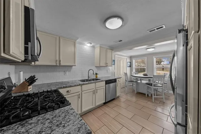 $329,000 | 7846 Summit Street, Kansas City, MO 64114