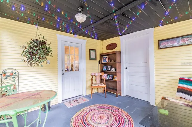 a view of a livingroom with furniture