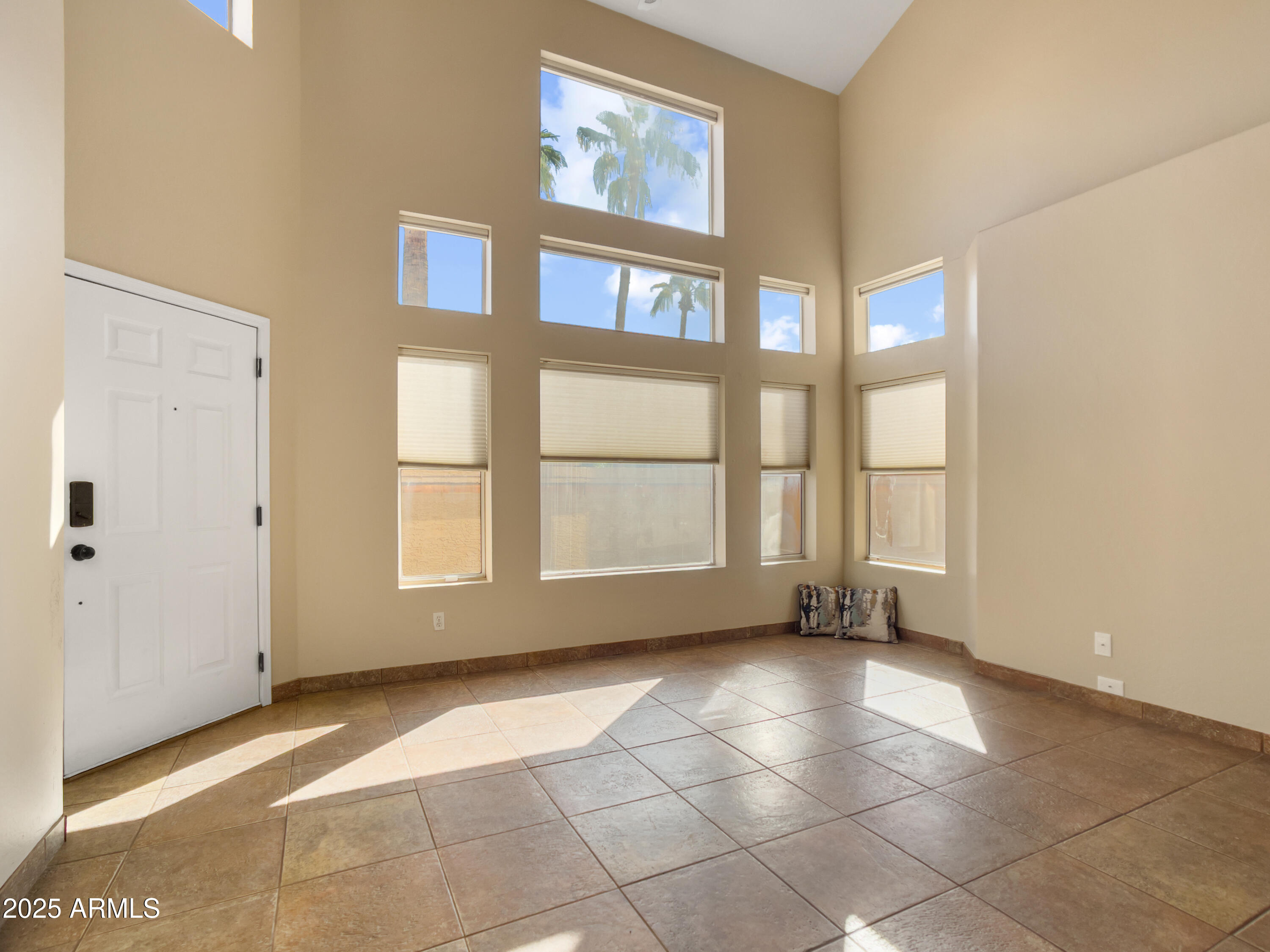 5959 West Del Rio Street Chandler, AZ 85226 - Photo 5 of 62 LIVING ROOM