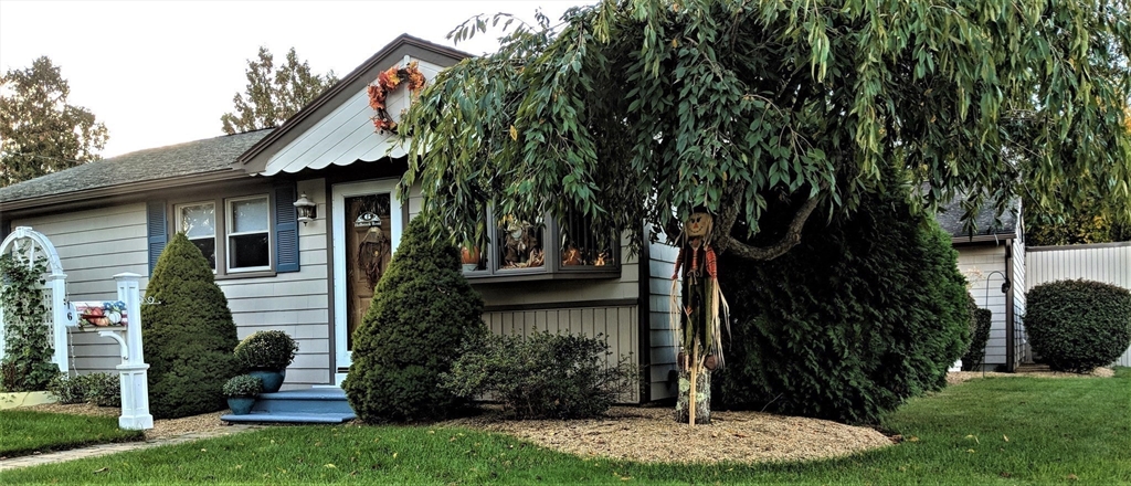 6 Holbrook Road Oxford, MA 01540 - Photo 1 of 22 Gallery Image 1