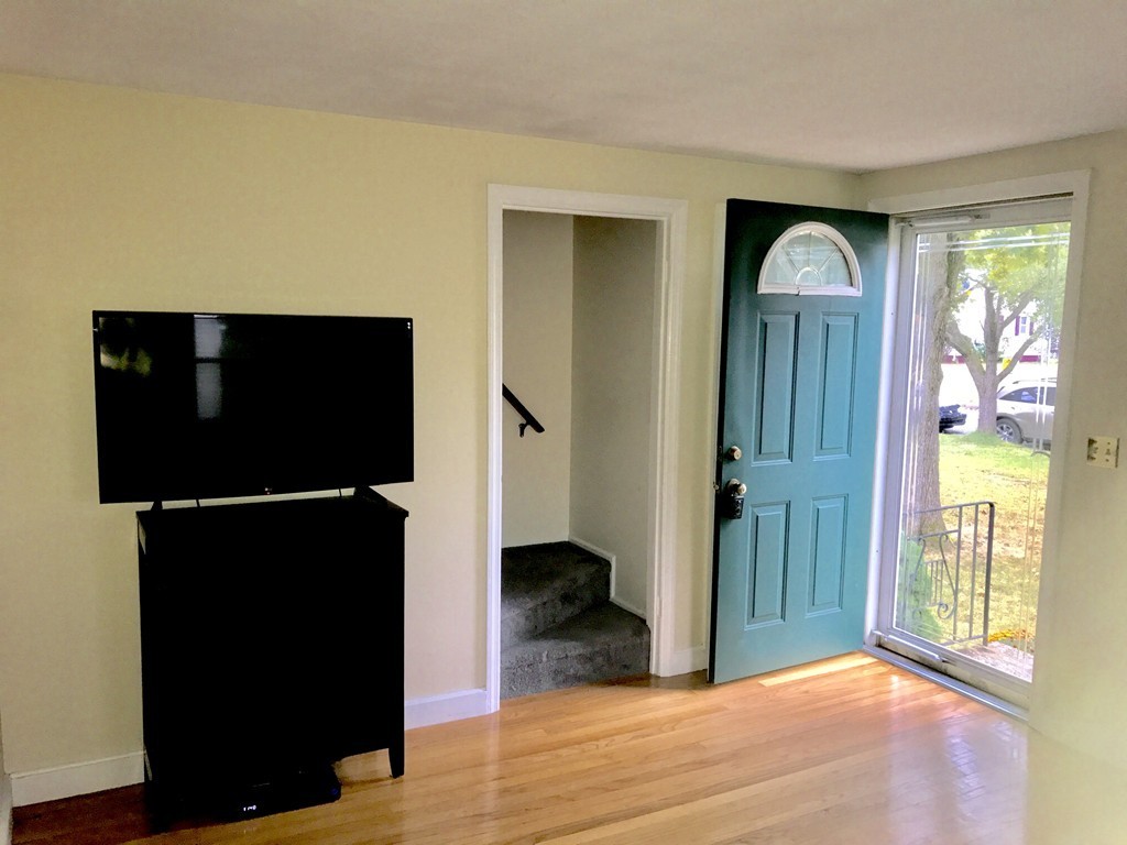 65 Aldrew Terrace Springfield, MA 01119 - Photo 5 of 16 Gallery Image 5