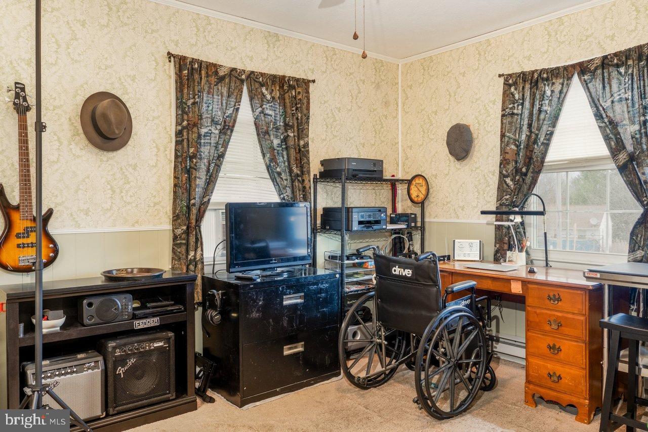 1204 Battle Creek Road Stanley, VA 22851 - Photo 27 of 46 a room with musical instruments