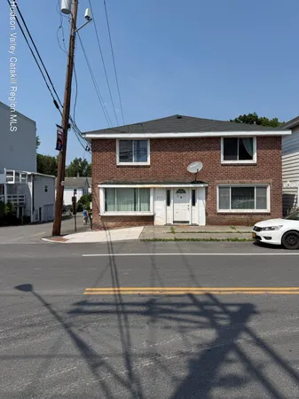 $1,550 | 217 Mansion Street, Unit 1, Coxsackie, NY 12051