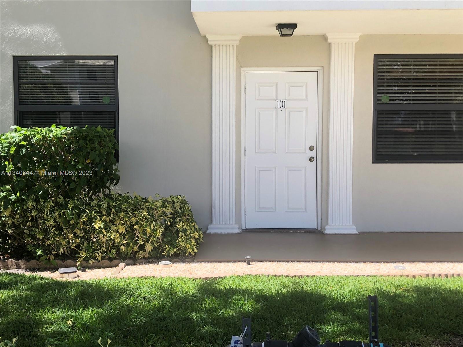 6109 Balboa Circle, Unit 101 Boca Raton, FL 33433 - Photo 4 of 20 Gallery Image 4