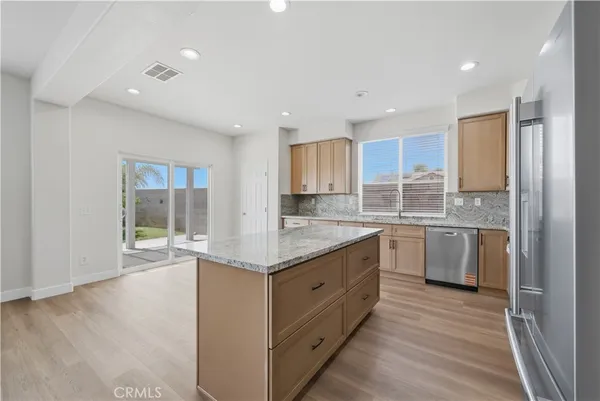 $3,950 | 27394 Snowfield Street, Murrieta, CA 92563