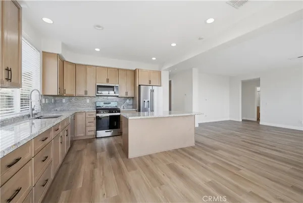$3,950 | 27394 Snowfield Street, Murrieta, CA 92563