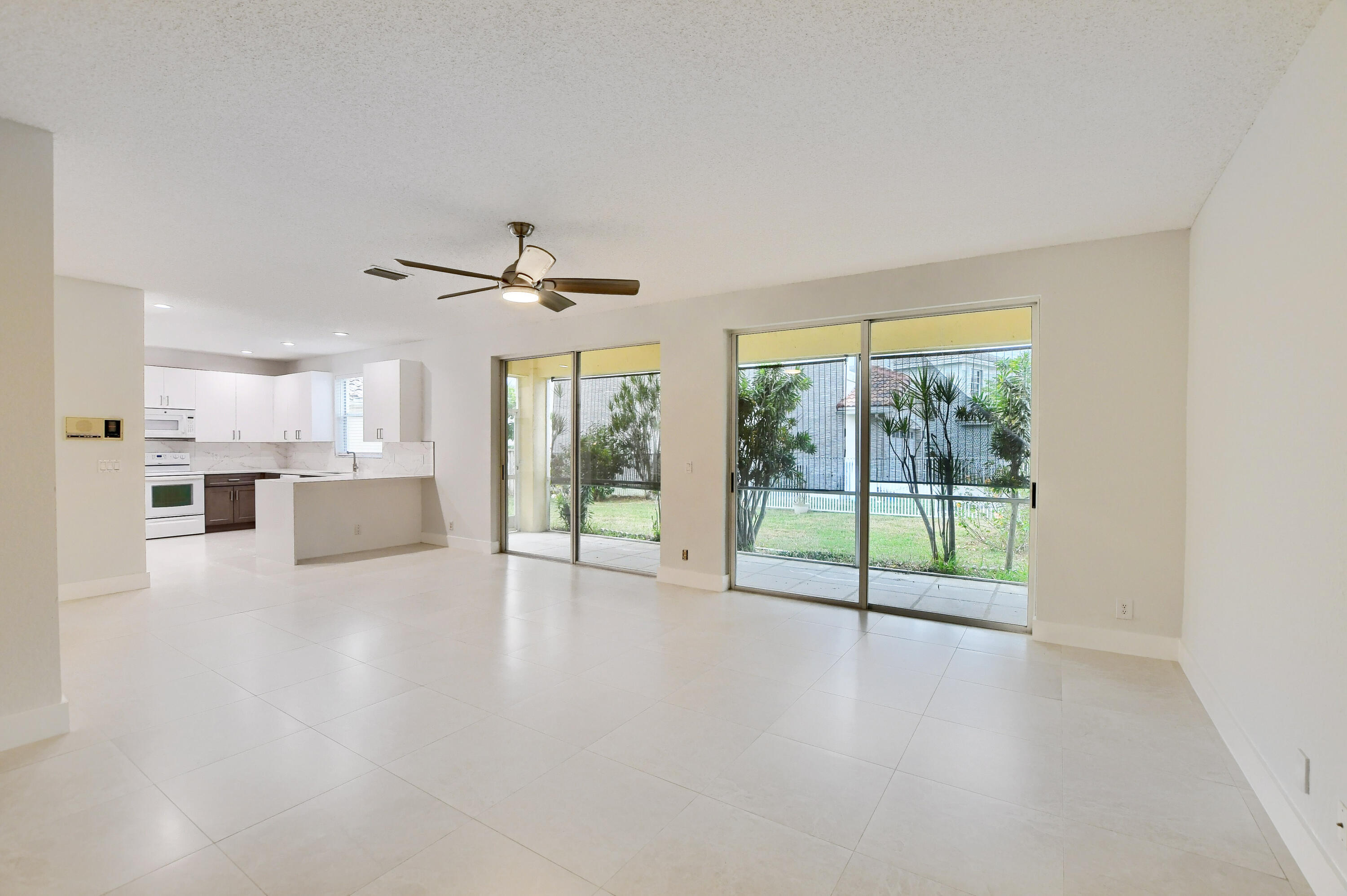 18165 Blue Lake Way Boca Raton, FL 33498 - Photo 15 of 47 17_ebf_3285-hdr(5)