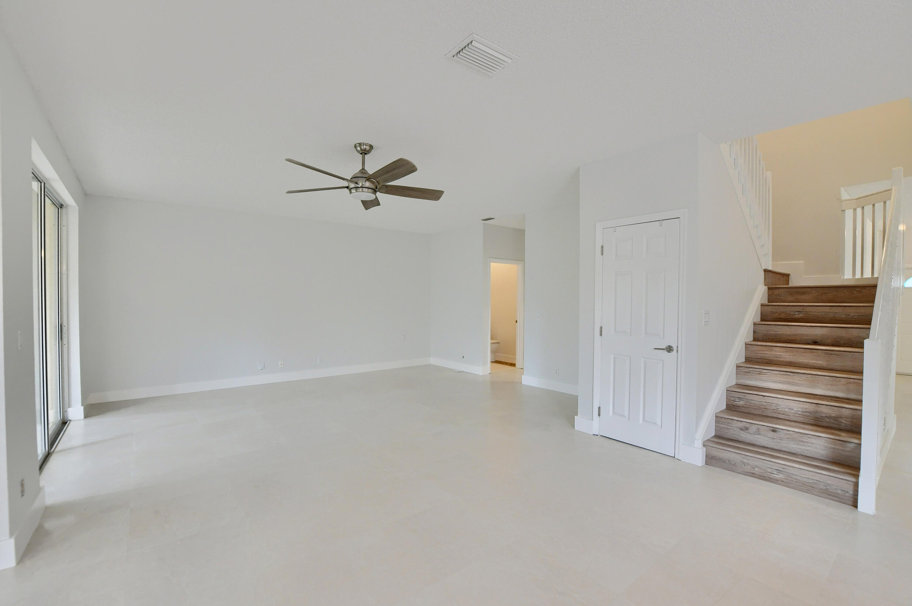 18165 Blue Lake Way Boca Raton, FL 33498 - Photo 17 of 47 12_ebf_0565-hdr(5)