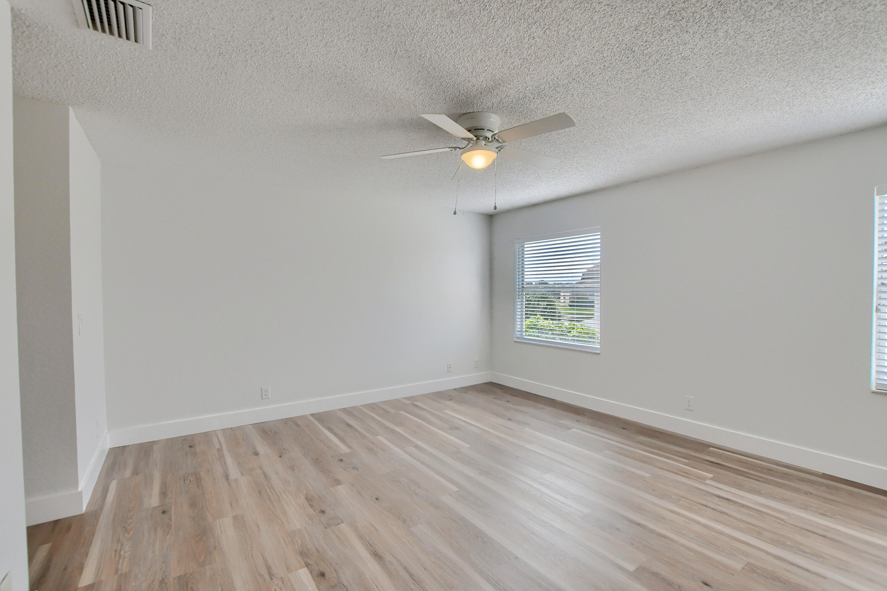 18165 Blue Lake Way Boca Raton, FL 33498 - Photo 21 of 47 22_ebf_0630-hdr(5)