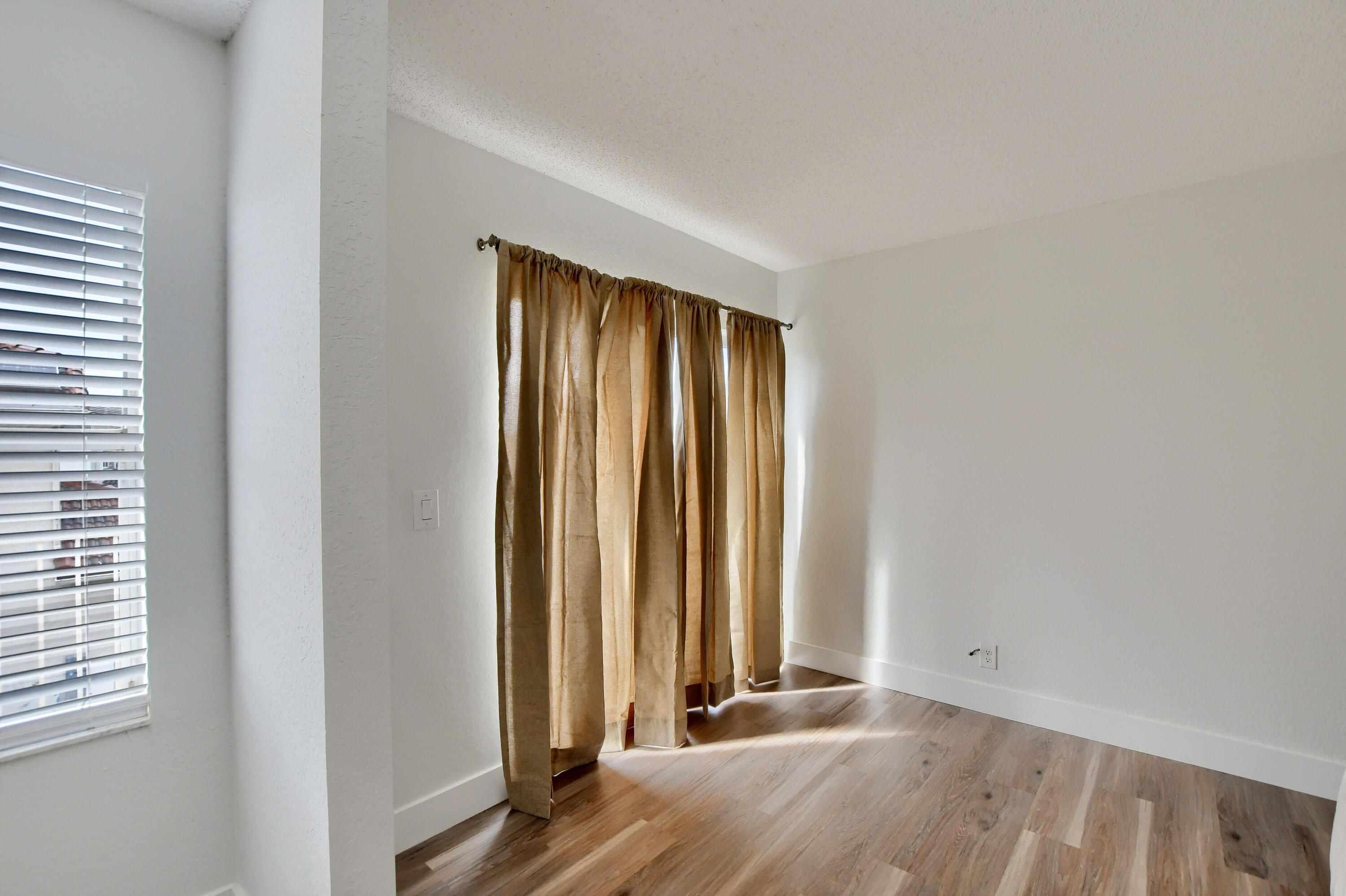 18165 Blue Lake Way Boca Raton, FL 33498 - Photo 24 of 47 24_ebf_0650-hdr(5)