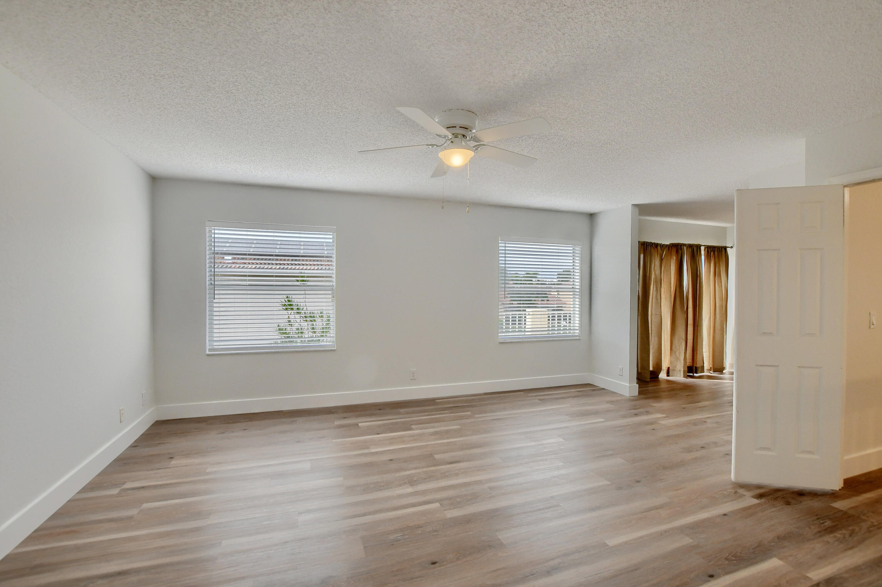 18165 Blue Lake Way Boca Raton, FL 33498 - Photo 25 of 47 28_ebf_0655-hdr(5)