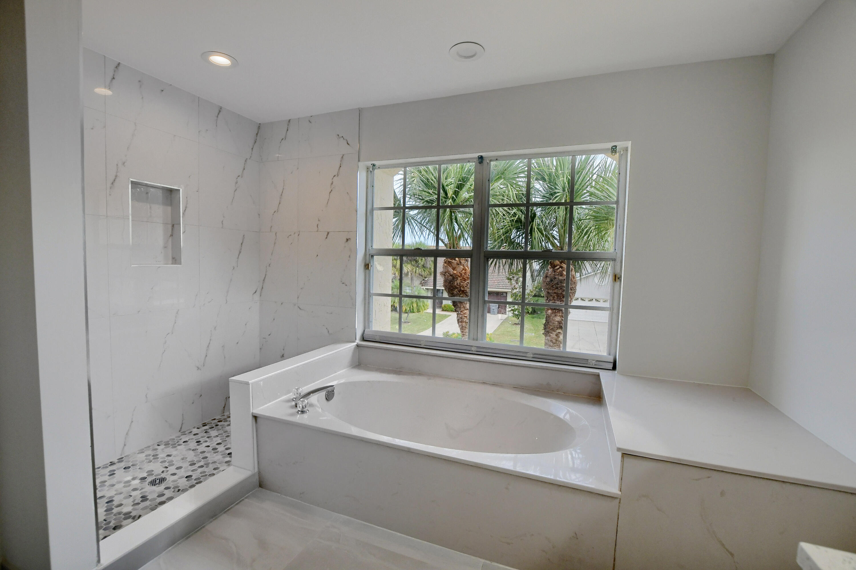 18165 Blue Lake Way Boca Raton, FL 33498 - Photo 28 of 47 29_ebf_0675-hdr(5)