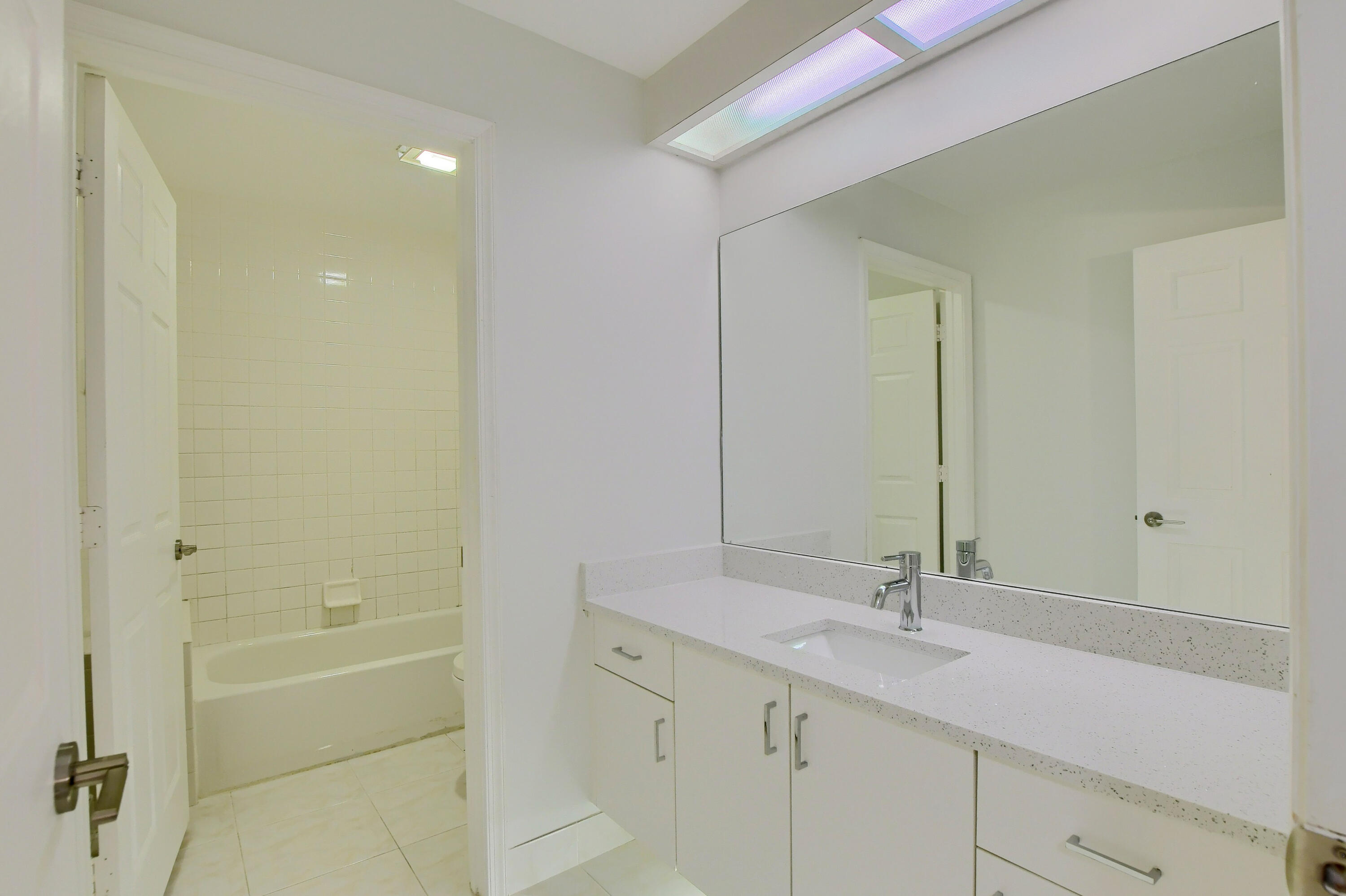 18165 Blue Lake Way Boca Raton, FL 33498 - Photo 33 of 47 35_ebf_0705-hdr(5)