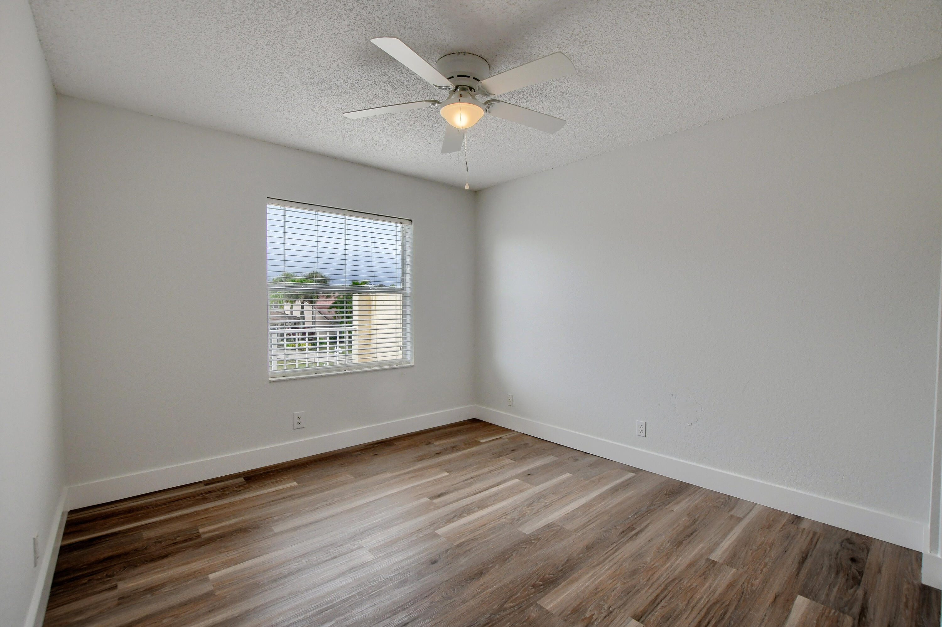 18165 Blue Lake Way Boca Raton, FL 33498 - Photo 38 of 47 38_ebf_0720-hdr(5)