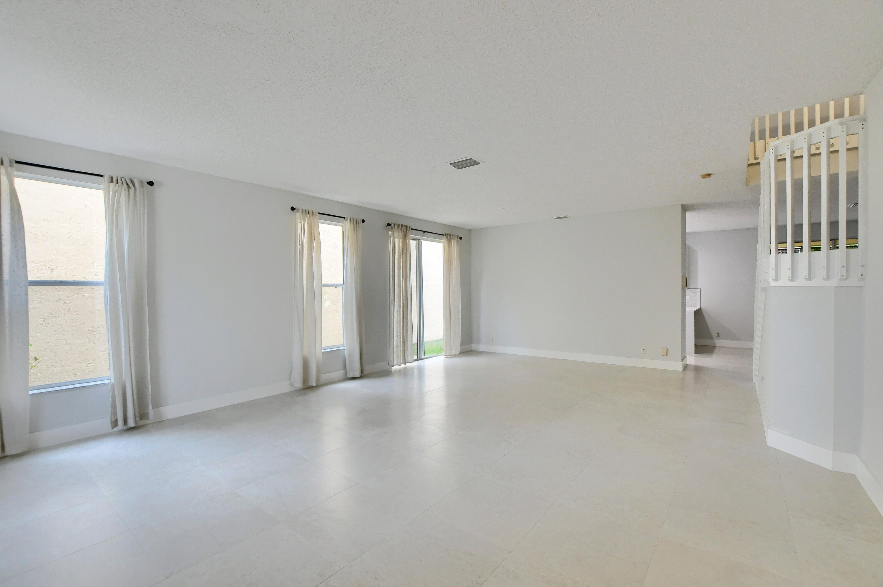 18165 Blue Lake Way Boca Raton, FL 33498 - Photo 6 of 47 05_ebf_0510-hdr(5)