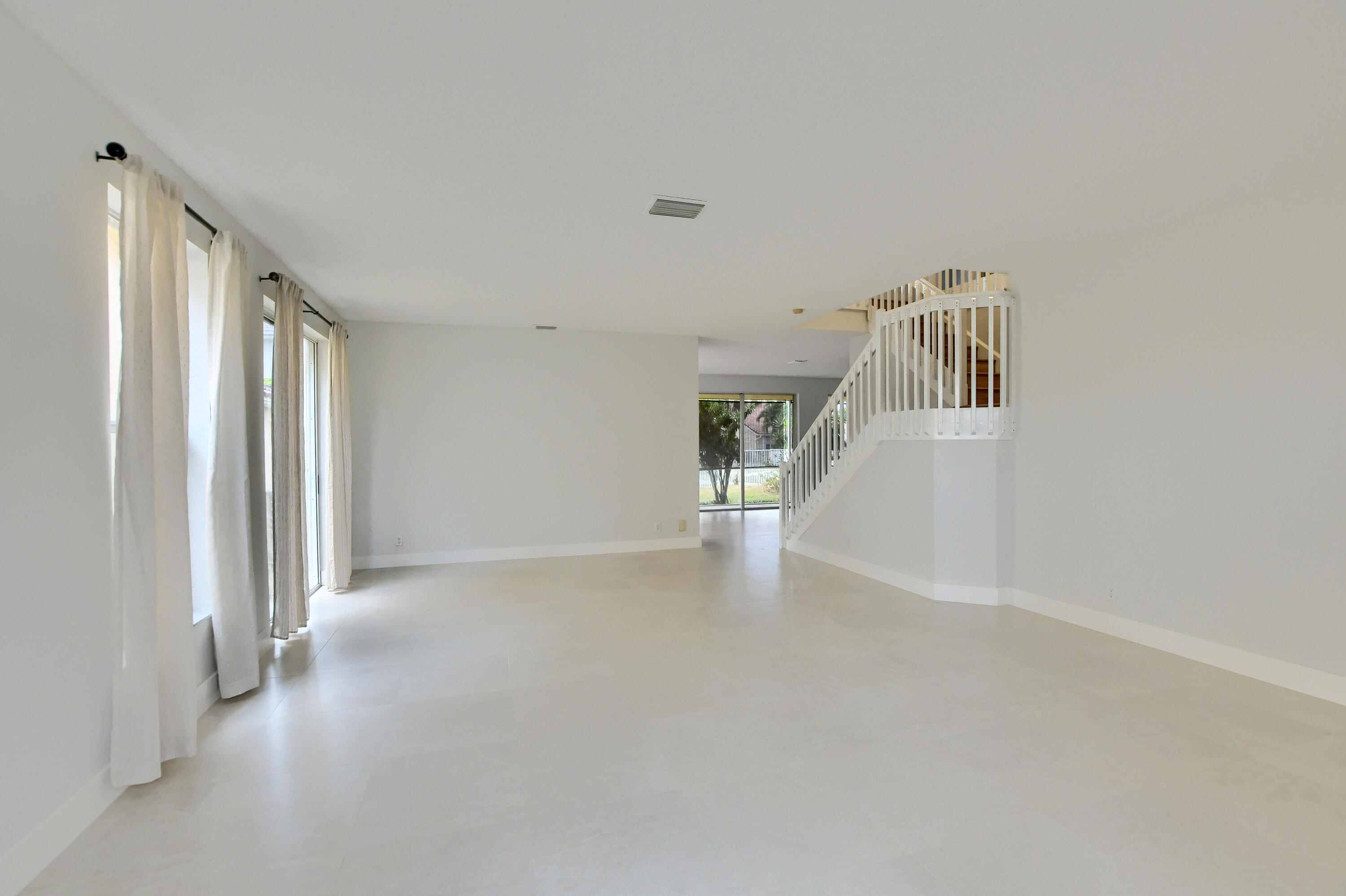 18165 Blue Lake Way Boca Raton, FL 33498 - Photo 7 of 47 07_ebf_0520-hdr(5)