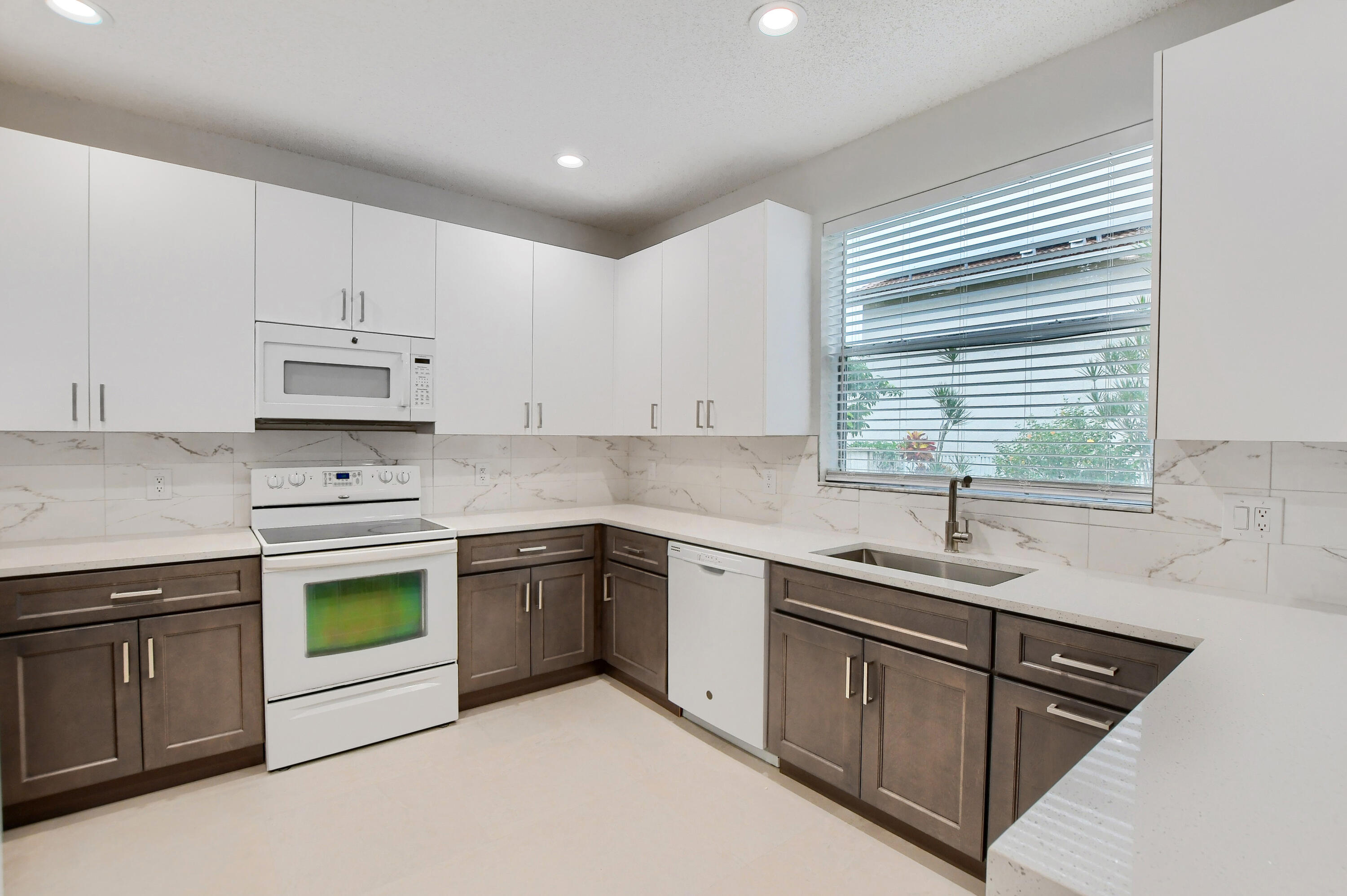 18165 Blue Lake Way Boca Raton, FL 33498 - Photo 10 of 47 12_ebf_3260-hdr(5)